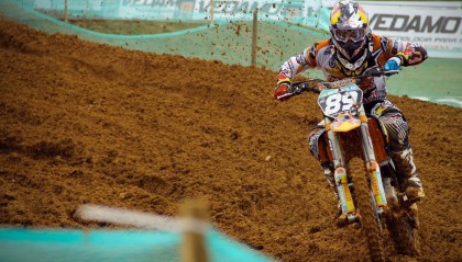 开云体育APP-【比赛精彩】马克·塞尔比极限防守，技惊四座，马克塞尔比的球杆